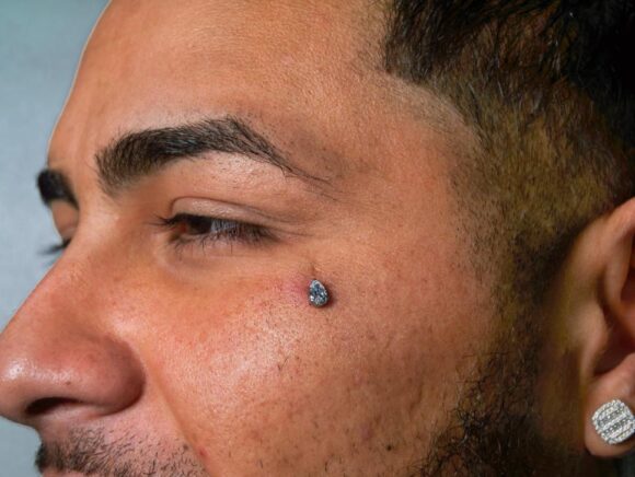 Piercings (12)